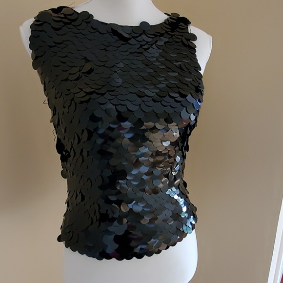 JS Boutique Tops - ❤️ 3/$25 JSBOUTIQUE LARGE BLACK SEQUIN TOP